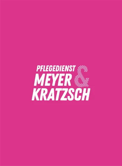 Weißes Logo des Pflegediensts Meyer & Kratzsch auf pinkem Hintergrund